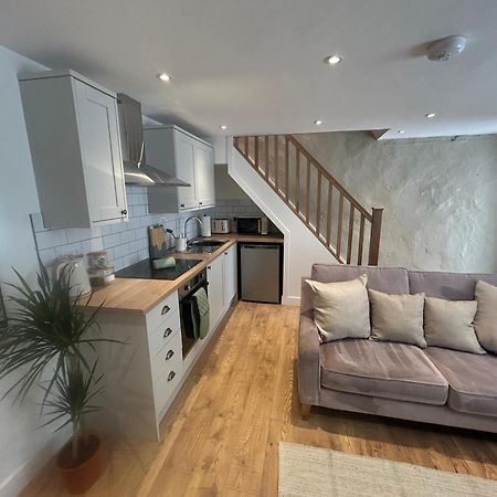 Cosy Modern Miners Cottage Llanllechid Eksteriør billede