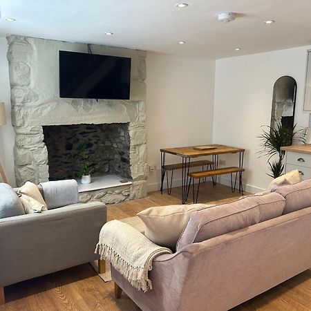 Cosy Modern Miners Cottage Llanllechid Eksteriør billede