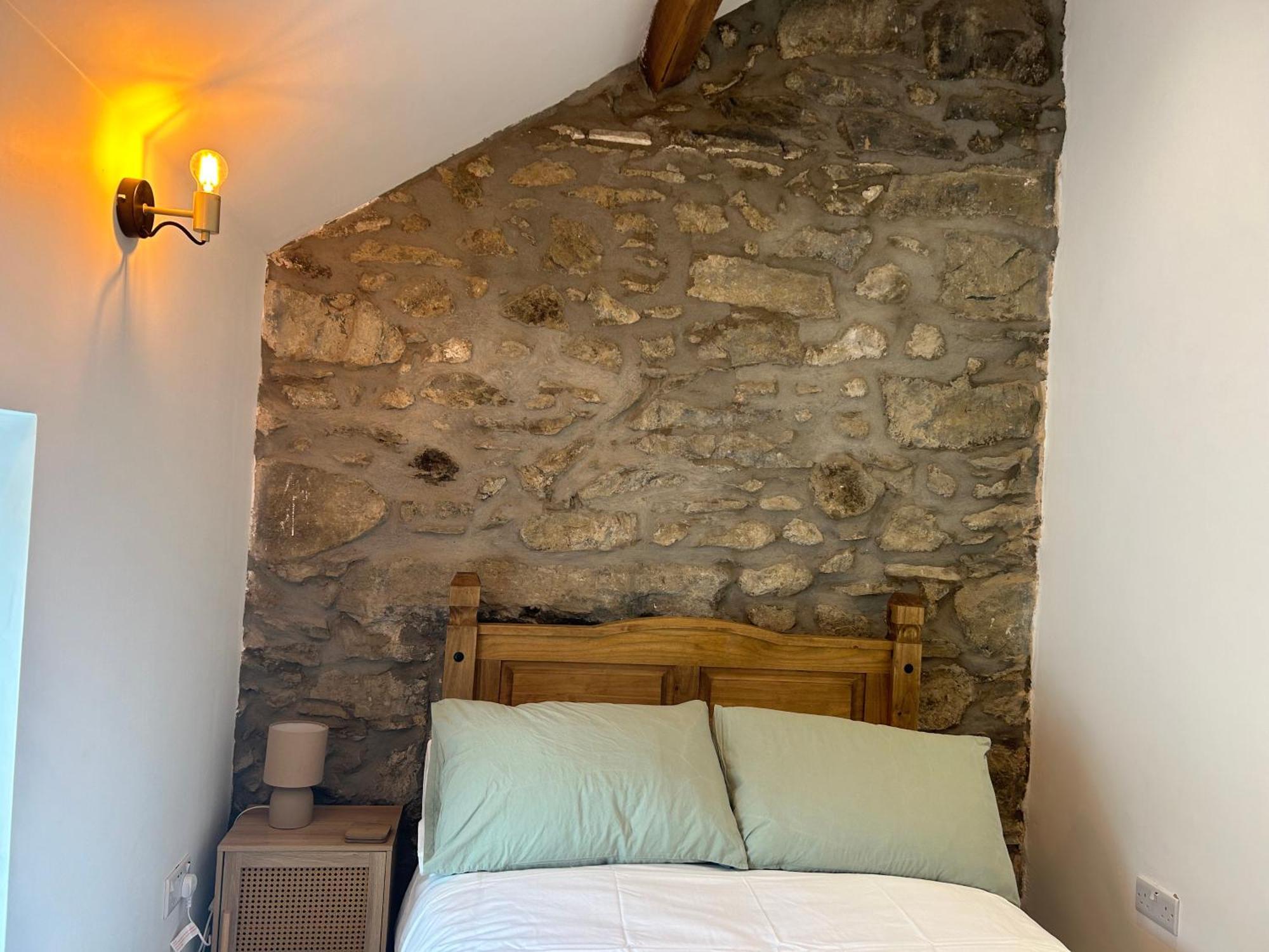 Cosy Modern Miners Cottage Llanllechid Eksteriør billede