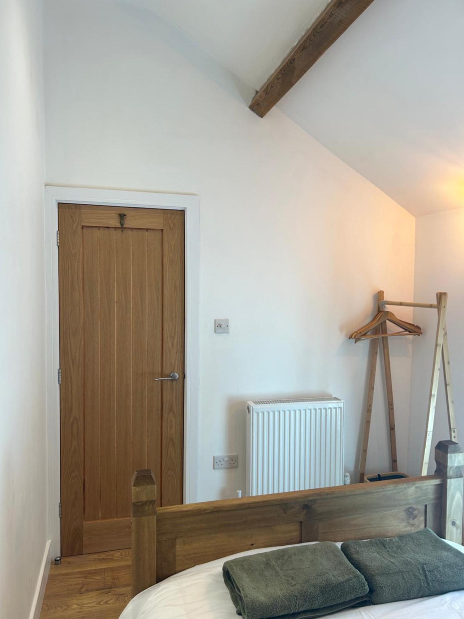 Cosy Modern Miners Cottage Llanllechid Eksteriør billede